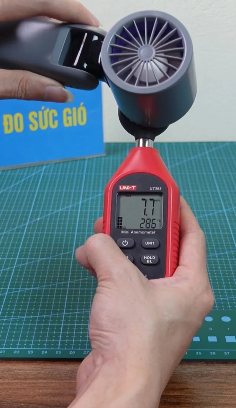 Review Quạt cầm tay K801 - 4